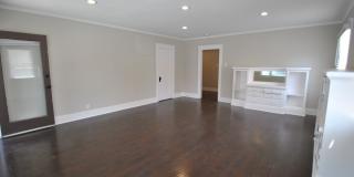Charming Bluff Heights 1 bed room Gallery 6