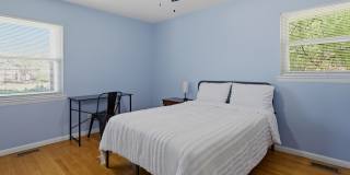 1829 Martindale Drive - 3-Large Room w/shared Bath Gallery 1