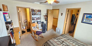 Townhome with 3 bedrooms and garage!  New paint and flooring! Gallery 10