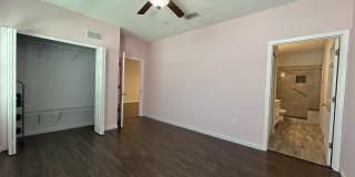 8215 GREEN PARROT Road Gallery 11
