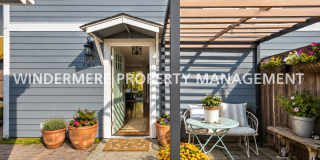 Charming Poulsbo Townhome in Town Location, Fully Fenced Yard, Community Playground Gallery 1