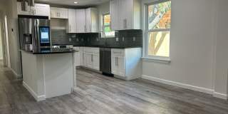 AVAILABLE: Updated 4 BR / 2 BA in Prime South Austin Location Gallery 11