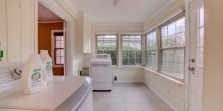 3 Bed | 1 Bath in Midtown! Gallery 23