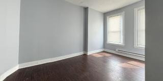 Updated 3 Bedroom 1.5 Bath Townhome w/ Paved Yard + Washer & Dryer Gallery 28