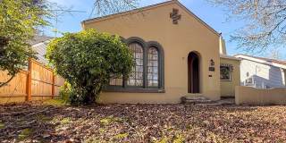 Charming Single Level SE Salem Home ~ High 1945 Gallery 1