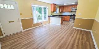 Fantastic 4 bedroom, 2 full bath, 2 half bath home in Close in Silver Spring! Gallery 5