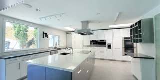 1801 Roscomare Road Gallery 10