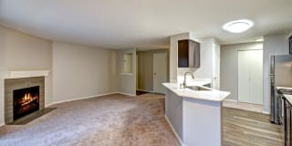 Bay Court at Harbour Pointe Gallery 17