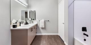 Silva Los Angeles Gallery 30