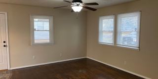 Centrally located 3 bedroom bungalow READY NOW! Centrally located 3 bedroom bungalow READY NOW! Gallery 5