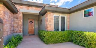 Beautiful 5 Bedroom Home- One Level and Private Pool Gallery 49