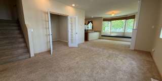 3 Bedroom 2.5 Bath DuPont Townhome Gallery 1