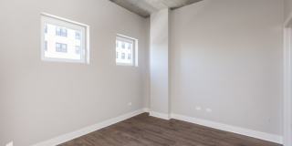 3833 N Broadway Gallery 159