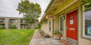 Hood Manor Apartments Gallery 1