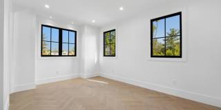 4539 Longridge Avenue Gallery 20