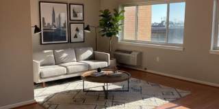 200 LOMBARD Gallery 1