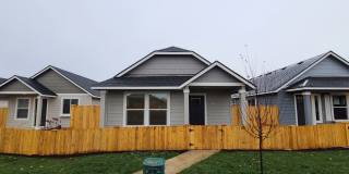 Single Level 3 Bed/2 Bath in NW Redmond - Upas Avenue Gallery 1
