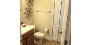 GORGEOUS SINGLE FAMILY HOME, PROFESSIONALLY DECORATED, FULLY FURNISHED Gallery 16