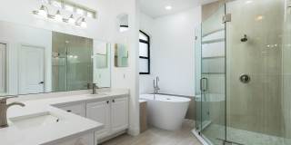 5/4 HEATHROW POOL HOME! Gallery 17