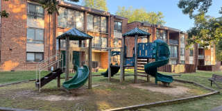 Fresh and ready 2Bed/1Bath - Close to Metro, Shopping, and Dining! Gallery 25