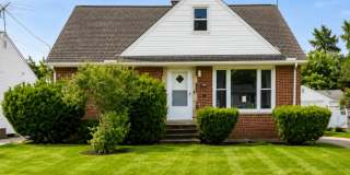 Charming 3BR Rental with Extra Living Space in Basement Gallery 1