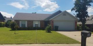 Nice 3 bedroom 2 bath home with fenced in yard Gallery 1