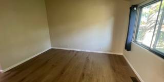 Beautiful 3 bed 2.5 bath Townhouse in Campbell with AC. This is a must see. Gallery 9