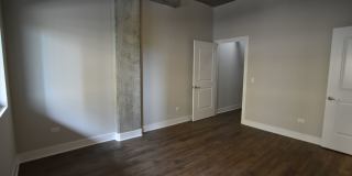 3833 N Broadway Gallery 139