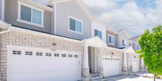 Beautiful 4 Bedroom Townhome in Saratoga Springs! Gallery 1