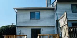 2 Bedroom, 2.5 Bath Townhouse Gallery 3