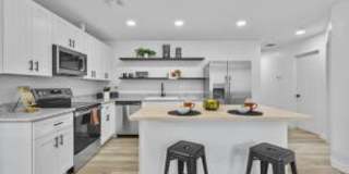 1833 W Hadley Street Gallery 1