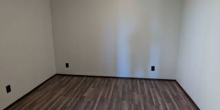 3 Bed, 1 Bath Unit with den in Fairhaven Close to Shopping & Restaurants & On a Bus line Gallery 14