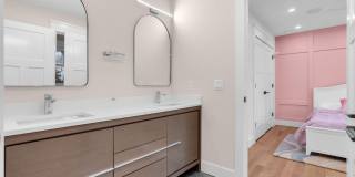 2017 5th Avenue Gallery 20