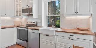 Kalorama Apartment – Renovated One-Bedroom with Private Balcony Gallery 6