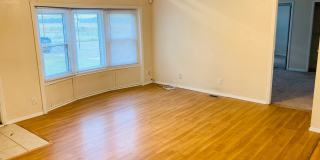 Great Home With Large Yard Gallery 4
