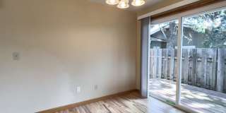 Spacious 3 Bedroom 1 Bath Ranch House  in Milwaukie! Washer and Dryer Included! Gallery 13