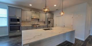 Gorgeous 4-Bedroom, 3-Bathroom Home in Providence Gallery 11