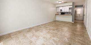 2BR/1.5BA Townhouse in Mill Run! Gallery 1