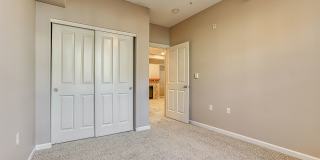 Beautiful Ground Level 1+br Condo ** Water/Sewer/Garbage Included ** Gallery 15