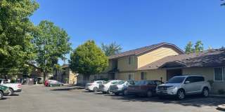 1 bedroom 1 bath- Ground level unit in South Salem! Gallery 3