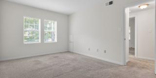 Simply Beautiful, Spacious 2 Bd/1Bth Condo on 50 acres of parklike setting w/ winding paths! Gallery 12