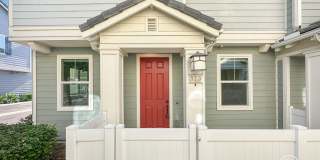 Beautiful 3B/2.5BA Townhouse in Imperial Beach with Loft, Private Patio & 2-Car Garage Gallery 1