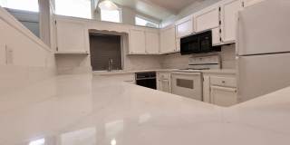 Updated Large 3 bedroom 2 bathroom home Gallery 8
