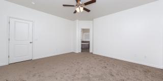 Spacious Home in Little Valley-Pets Negotiable Gallery 18