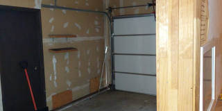 Large furnished 4 bedroom home with 2 car garage Gallery 18