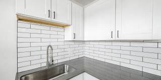 4 weeks of free rent! - Studio Near Grand Canyon University with washer/dryer! Gallery 6