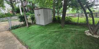 2 bed/1 bath, Single-family Home! Modern and spacious with off-street parking and a relaxing backyard Gallery 8