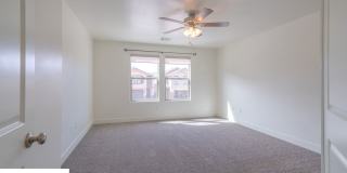 Private 4 Bedroom Corner Unit Gallery 9