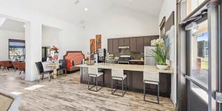 Anatole on MacArthur Gallery 24