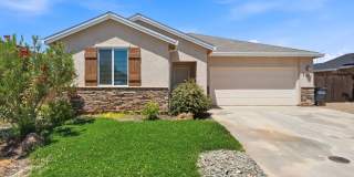 Silver Stone at Shastina Ranch - Stylish Home with Designer Touches! Gallery 1